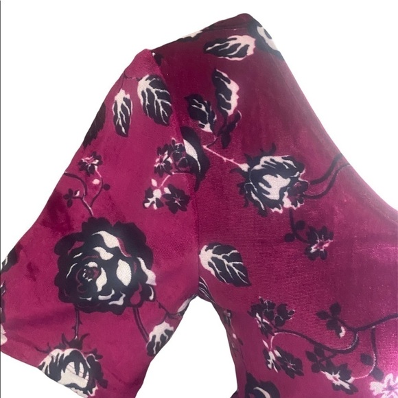 NWT-T/O-FIT AND FLARE DRESS - Picture 5 of 10